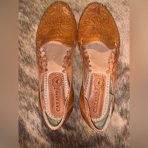 Brand new caramba shoes genuine leather beautiful intricate design